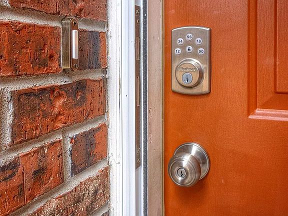 3rd image of 2618 Georgetown Pl