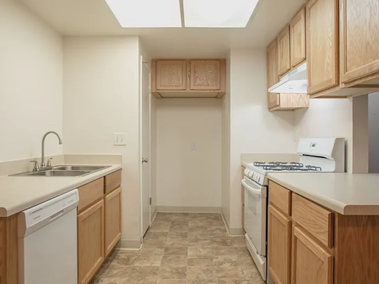 1911 N H St #18 — Photo 6