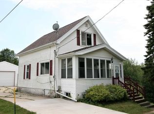 1911 S 13th St, Manitowoc, WI 54220