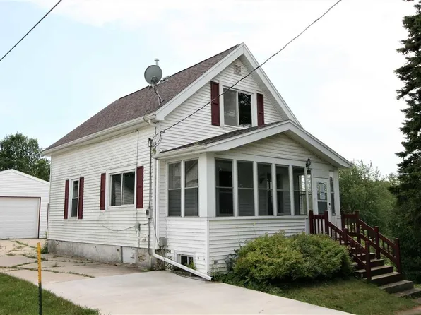 1911 S 13th St, Manitowoc, WI 54220