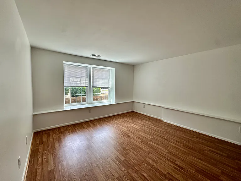1645 Arlyn Cir #A — Photo 18