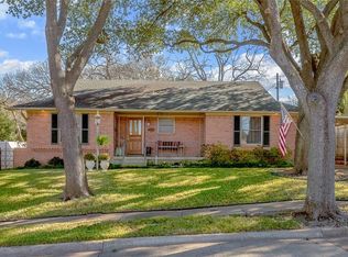 9056 Westbriar Dr, Dallas, TX 75228