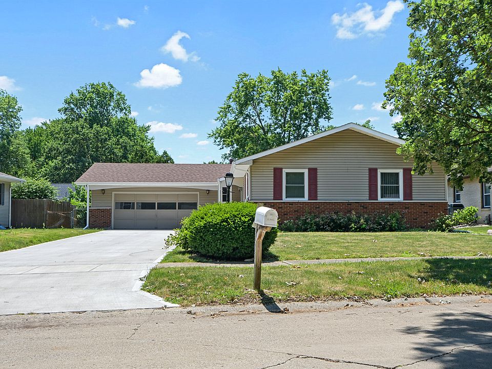 1st image of 2205 Glenoak Dr