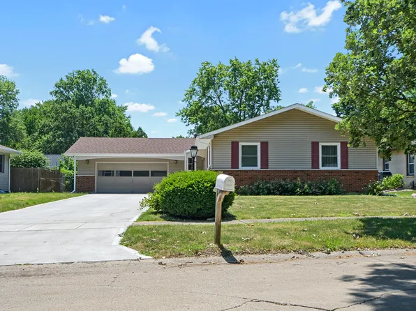 2205 Glenoak Dr, Champaign, IL 61821