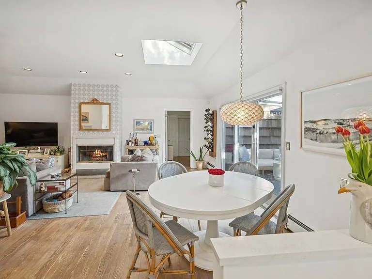 62 Middle Pond Rd — Photo 14