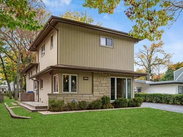 296 Barberry Rd, Highland Park, IL 60035