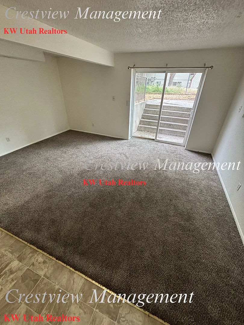 Building Photo - Tanner Duplex