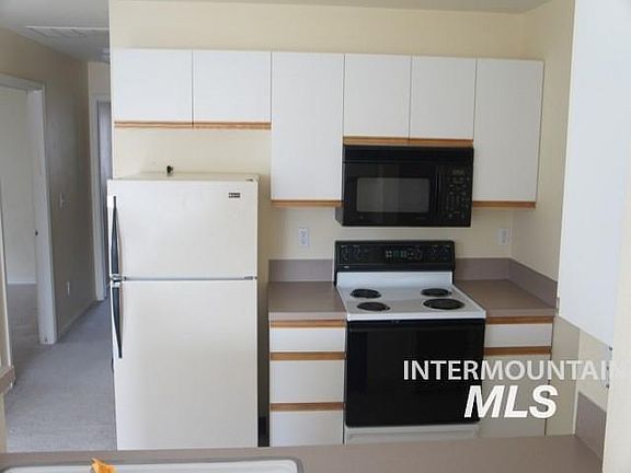 3rd image of 510 Caribou Dr
