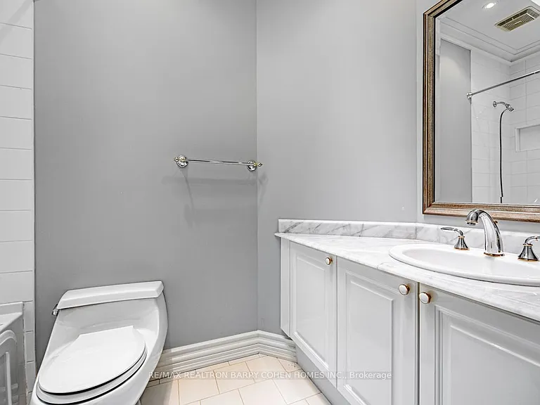 8 York Rd — Photo 26
