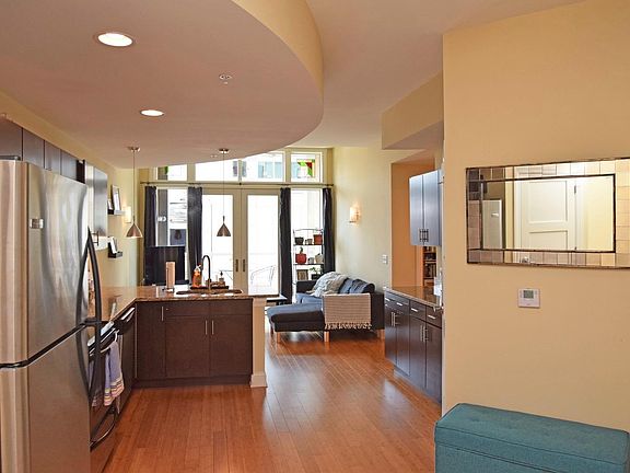 5th image of 1326 Vine St Unit 11