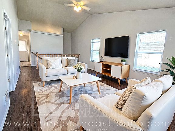 2nd image of 2801 E Chasewood Dr