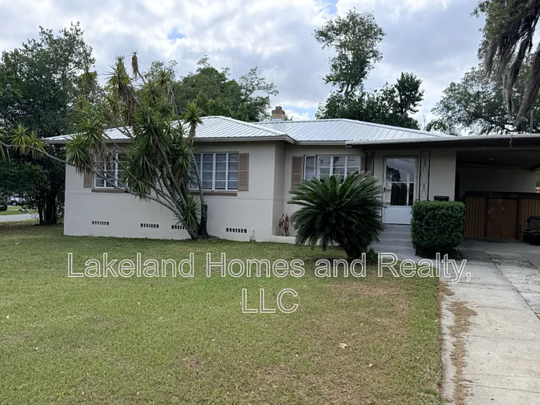 3115 Buckingham Ave — Photo 1