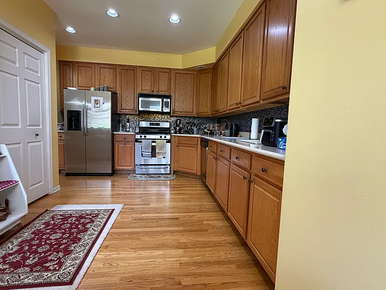 284 Jennifer Ct — Photo 3
