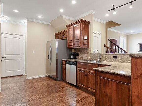 3rd image of 5 W Prairie Dunes Ct