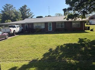 177 Cherokee Dr, Scottsville, KY 42164