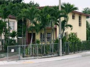 1690 NW 4th St, Miami, FL 33125