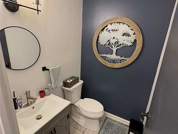 3rd image of 645 Villa Rd APT G