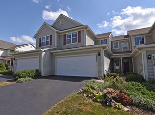 2917 Pleasant Plains Dr, St Charles, IL 60175