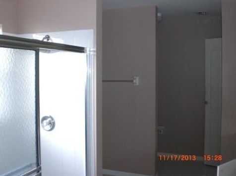 4th image of 835 NW Greenwich Ct