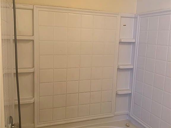 5th image of 2315 Oakland Spring Dr