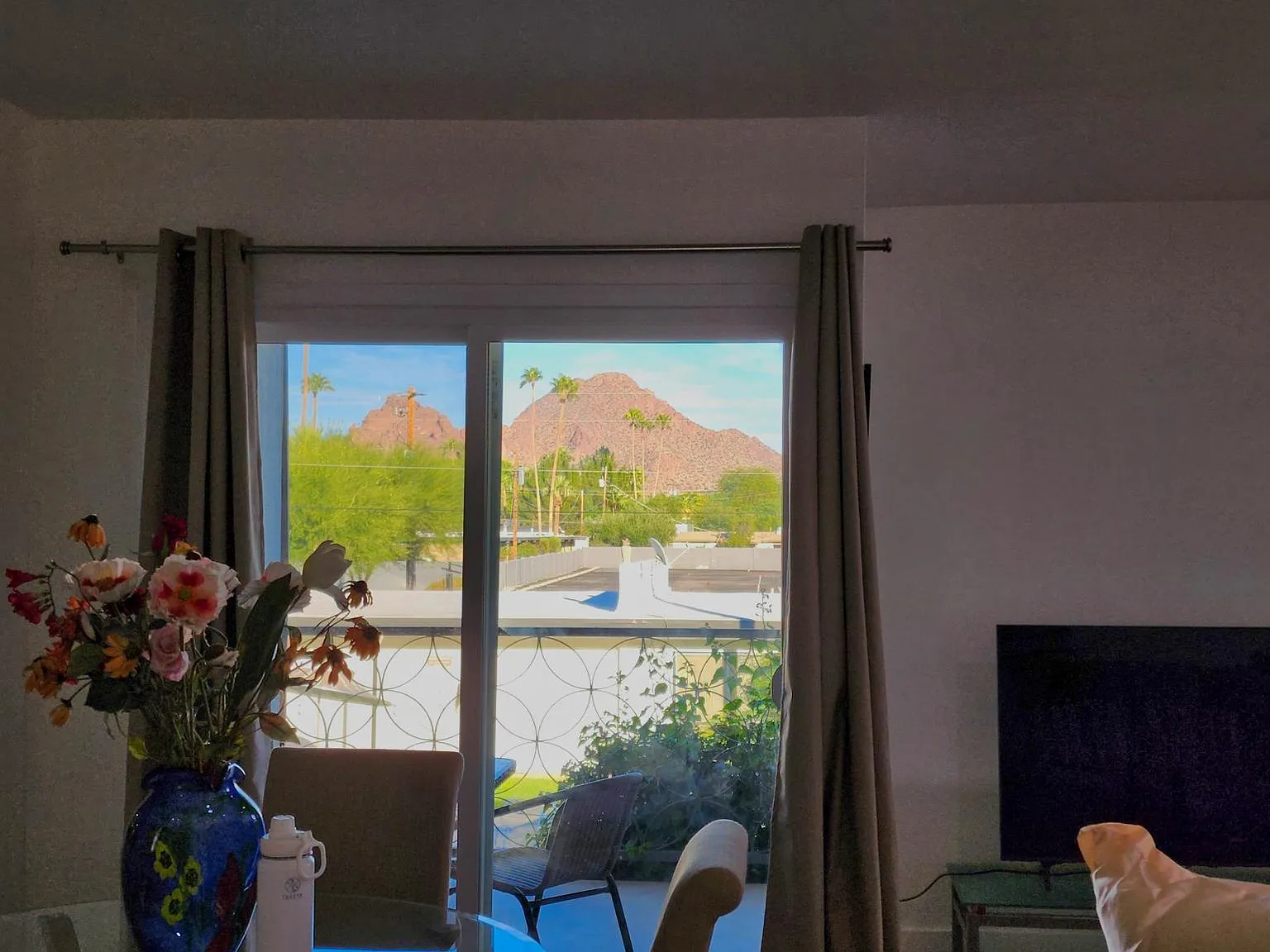 2 bed, 1185 sqft, $2,500 — Photo 1
