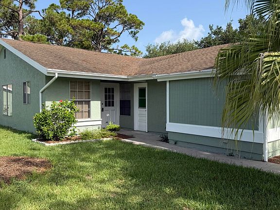 2nd image of 1720 SE Linpark Court