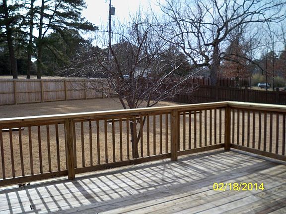 2nd image of 206 Lakeview Cir