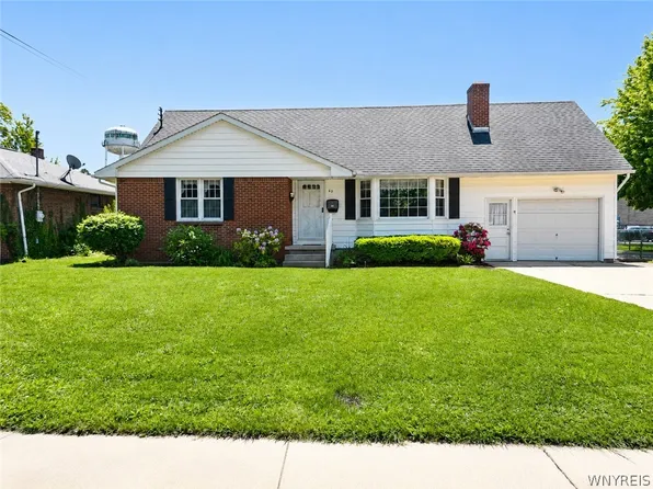 63 Mark Ave, Hamburg, NY 14075