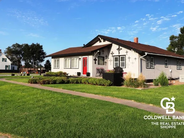 107 Wiley St, Holcomb, KS 67851