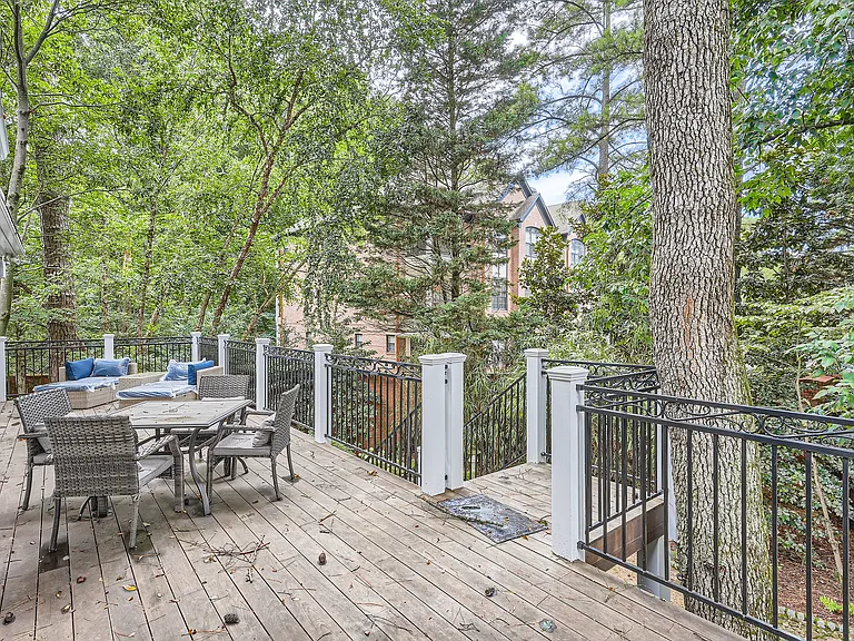 3362 Mathieson Dr NE — Photo 39