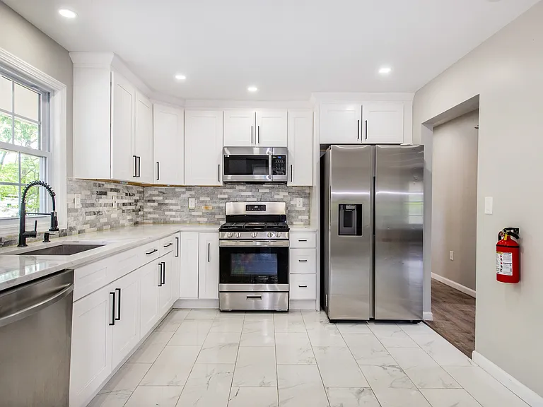 8 Wilcox Ave — Photo 18