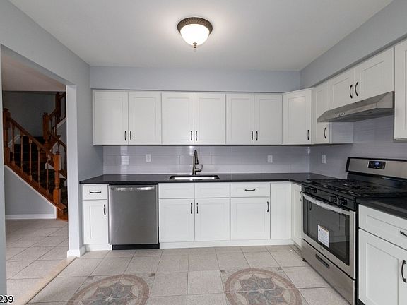 3rd image of 478 Cottonwood Ct