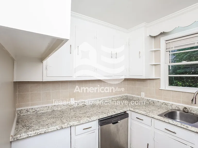 27535_007_wm_-_kitchen_13139873.jpg