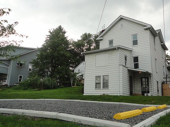 5th image of 540 Short St #2
