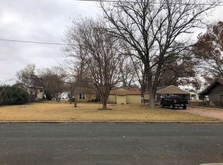 505 N Pecan St, Fredericksburg, TX 78624
