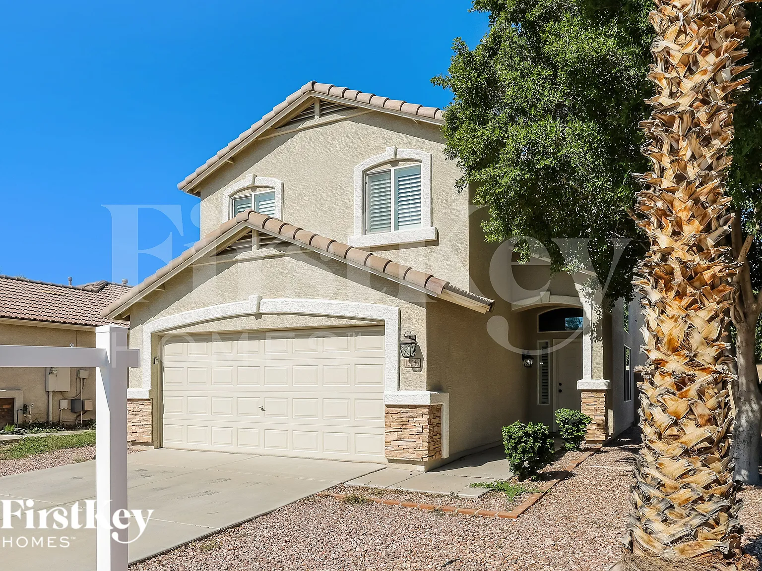 3 bed, 2.5 bath, 1860 sqft, $2,205 — Photo 2