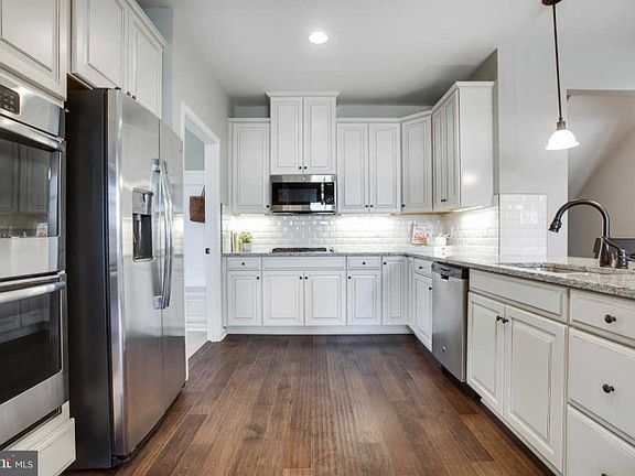 5th image of 1050 River Heritage Blvd