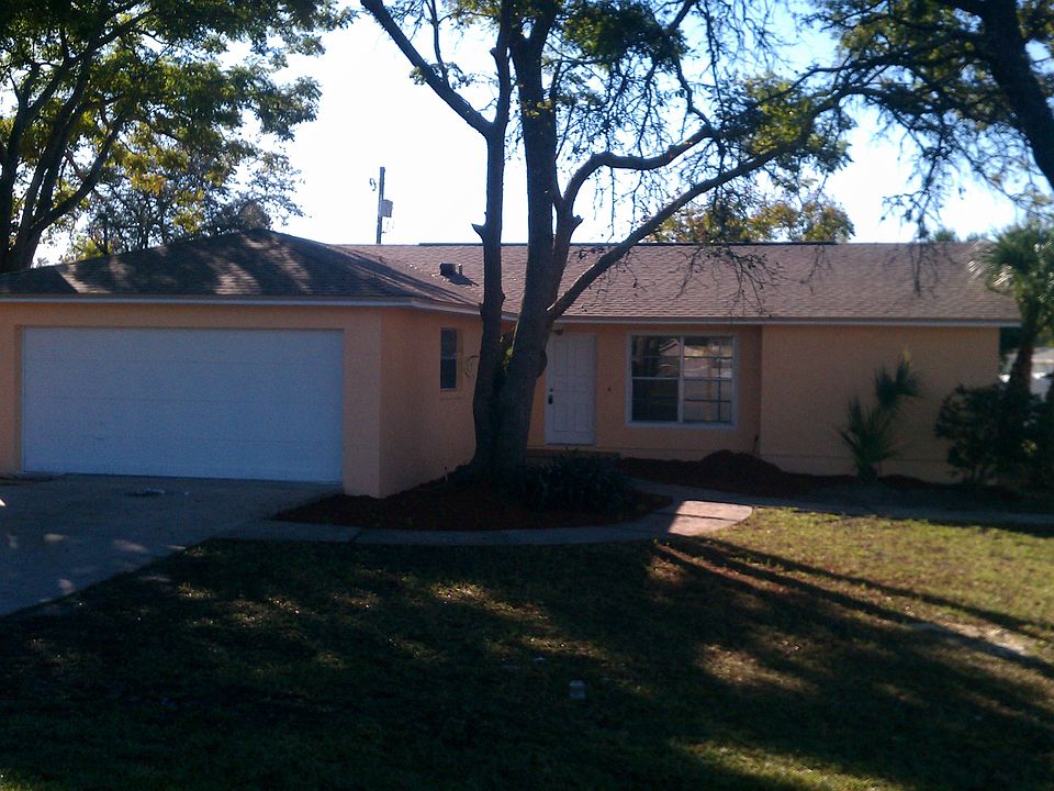 1st image of 1806 Saxon Blvd