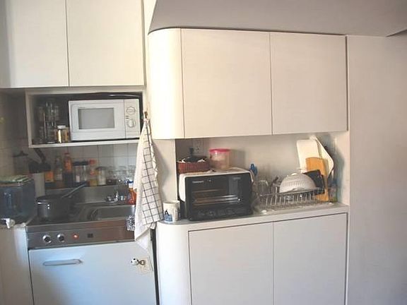 2nd image of 140 W 69th St APT 85B