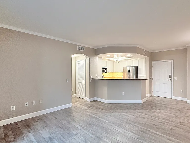 9263 Regents Rd #B105 — Photo 18