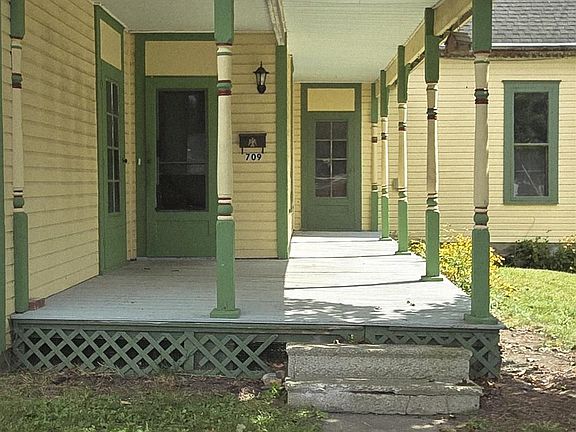 3rd image of 709 N Sycamore St