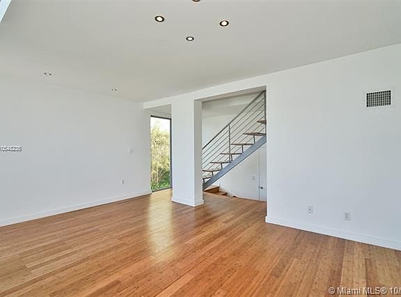 4th image of 187 N Shore Dr #187-1