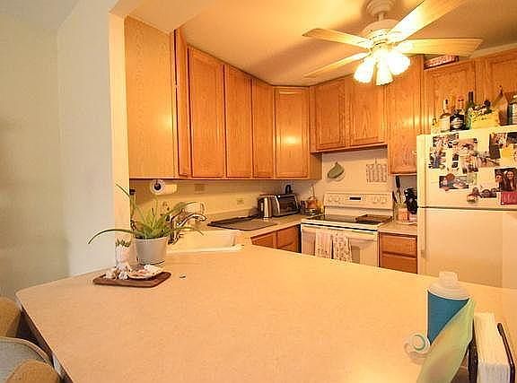 3rd image of 1460 Sandburg St #705