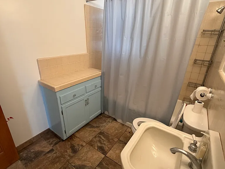 6447 Bellaire Ave — Photo 11