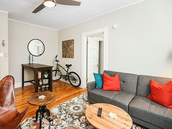 3rd image of 1104 Magnolia St #201-03