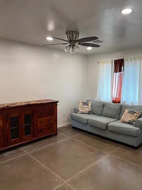 2 bed, 888 sqft, $1,250 — Photo 2