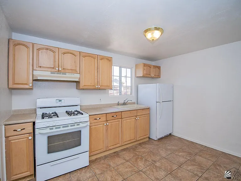 251 S 17th Ave #C — Photo 8