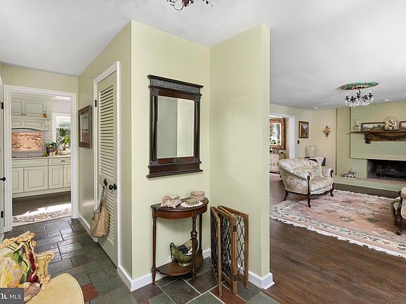 5th image of 2031 Sylvan Park Rd