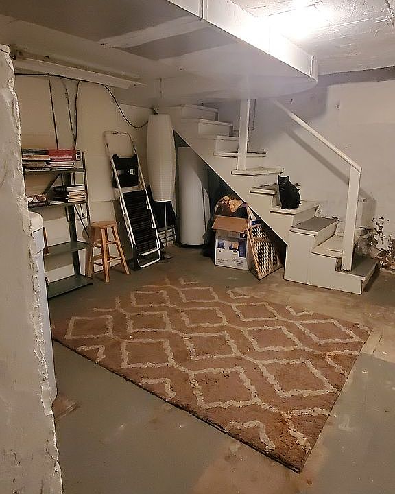 2nd image of 117 E 2nd St