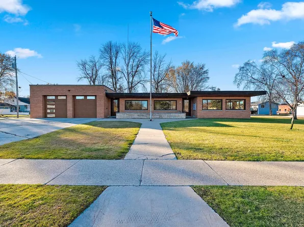 421 S Saint Augustine St, Pulaski, WI 54162